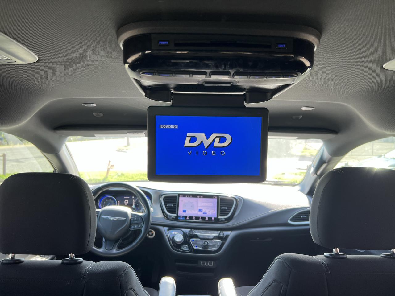 Chrysler Pacifica Touring FWD 2021