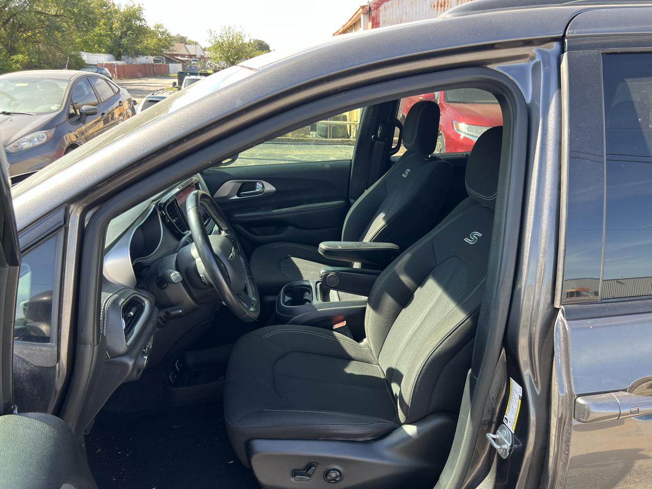 Chrysler Pacifica Touring FWD 2021