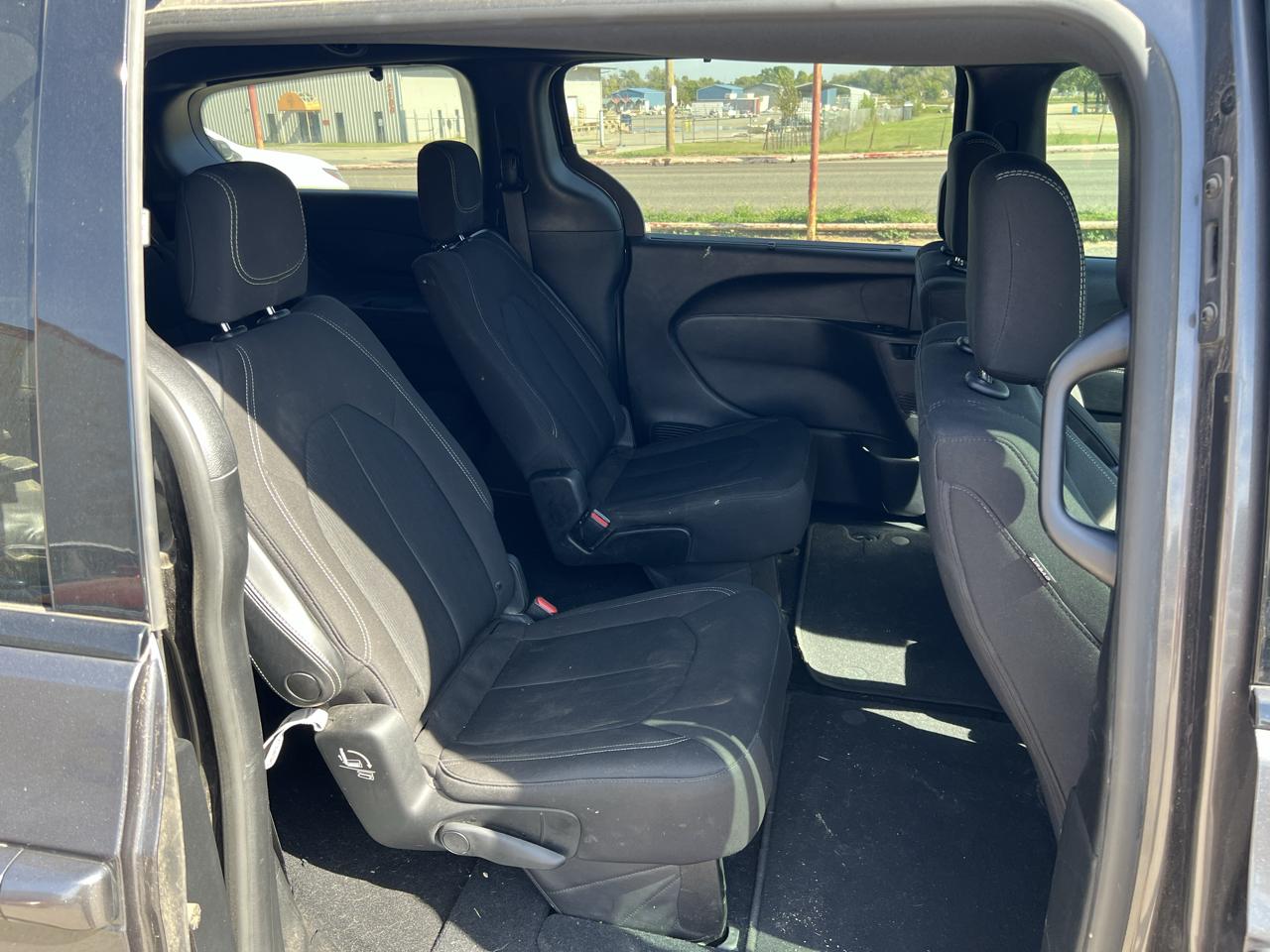 Chrysler Pacifica Touring FWD 2021