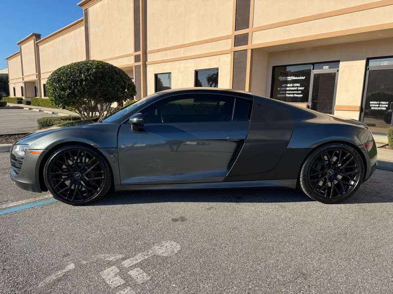 Audi R8 5.2 Coupe quattro Auto R tronic 2012