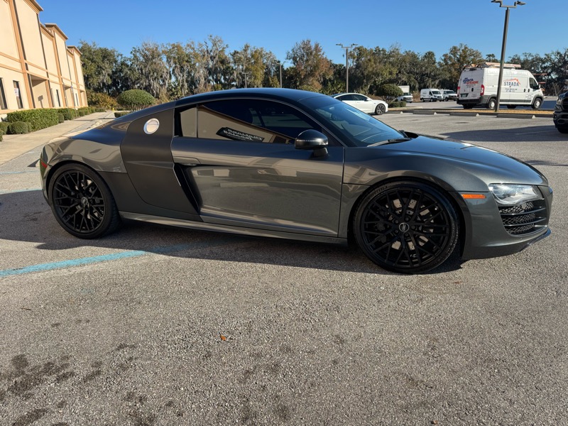 Audi R8 5.2 Coupe quattro Auto R tronic 2012