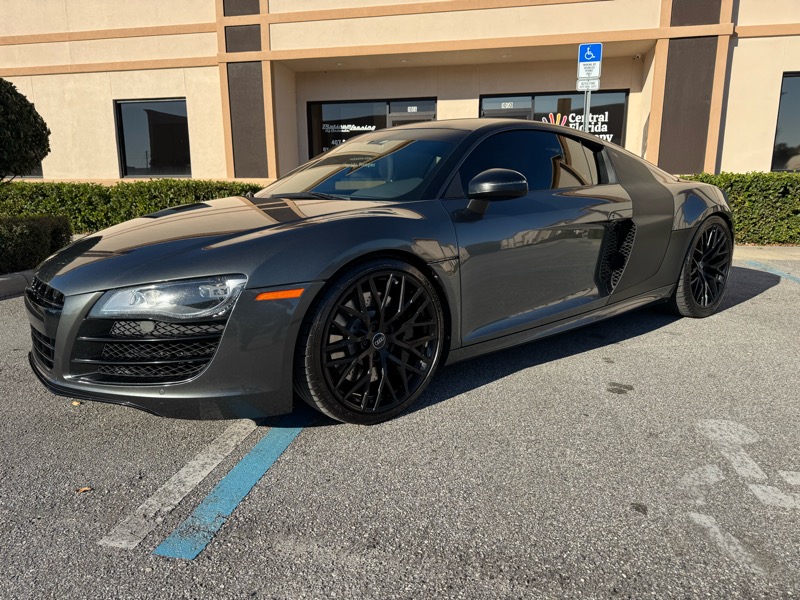 Audi R8 5.2 Coupe quattro Auto R tronic 2012