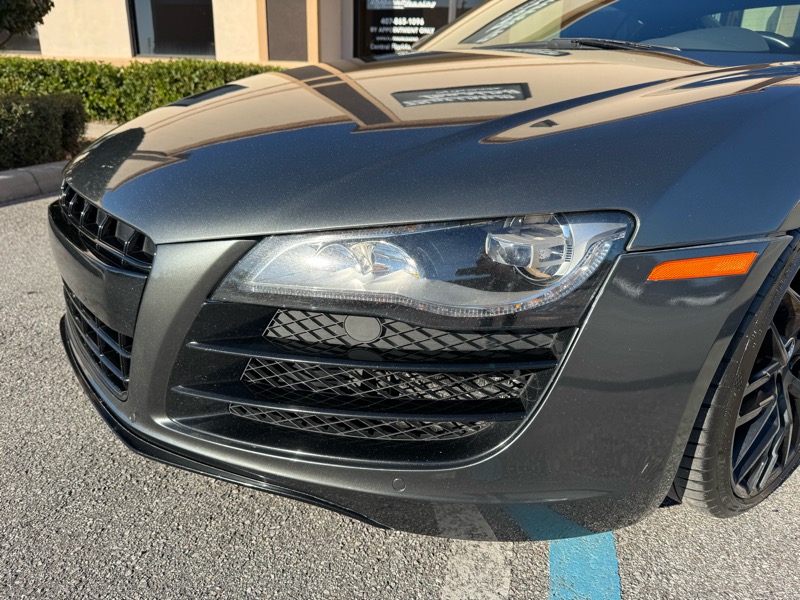 Audi R8 5.2 Coupe quattro Auto R tronic 2012