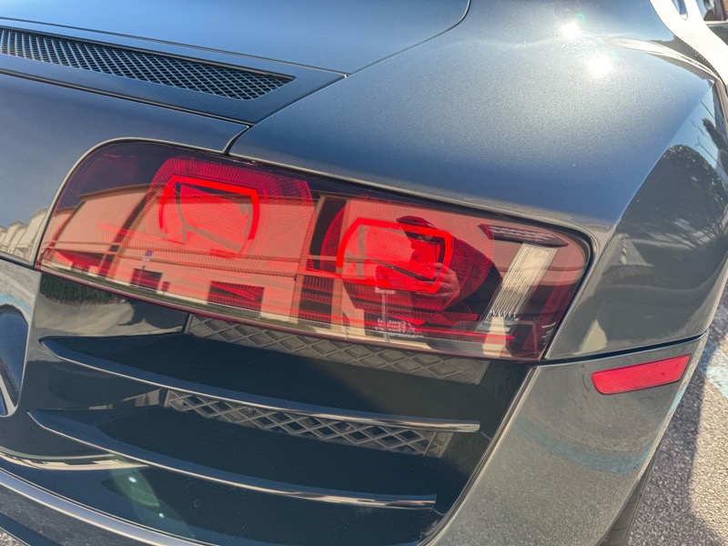 Audi R8 5.2 Coupe quattro Auto R tronic 2012