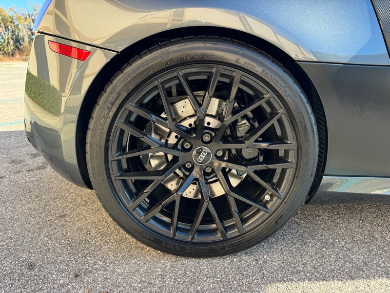 Audi R8 5.2 Coupe quattro Auto R tronic 2012