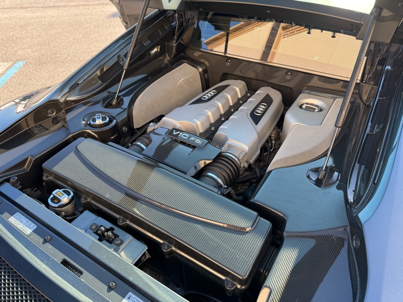 Audi R8 5.2 Coupe quattro Auto R tronic 2012