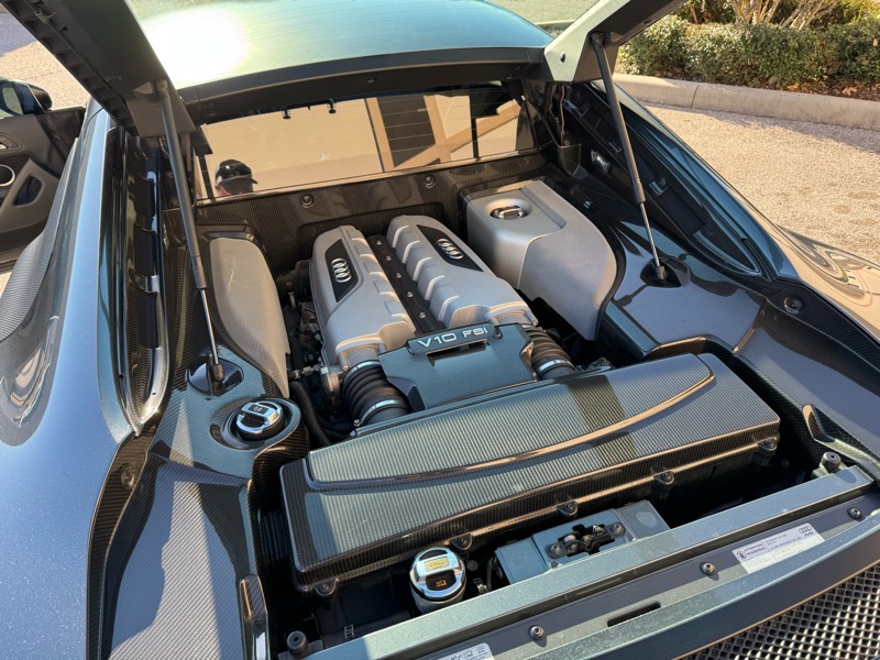 Audi R8 5.2 Coupe quattro Auto R tronic 2012