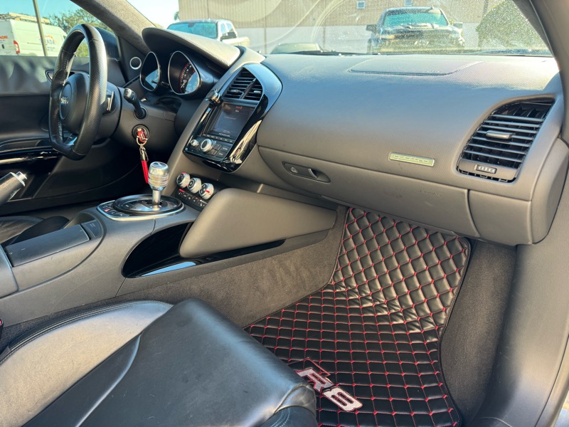 Audi R8 5.2 Coupe quattro Auto R tronic 2012