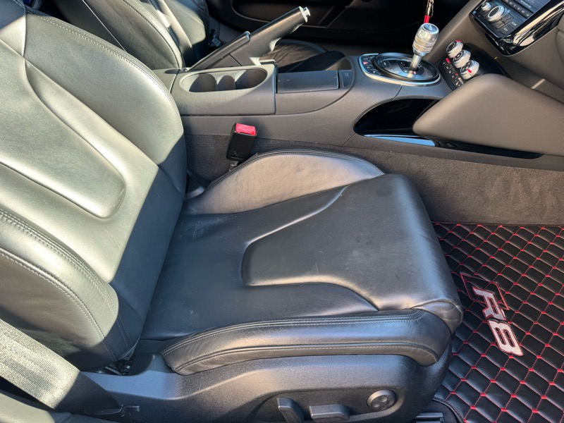 Audi R8 5.2 Coupe quattro Auto R tronic 2012