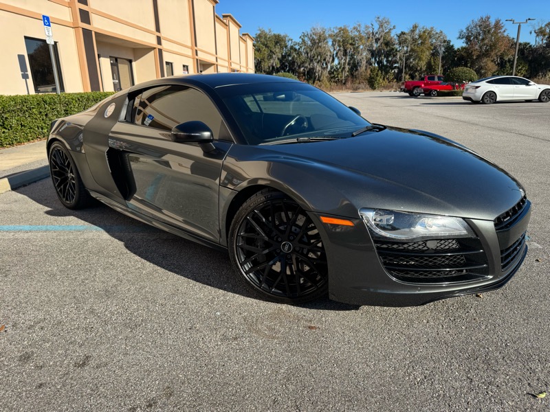 Audi R8 5.2 Coupe quattro Auto R tronic 2012