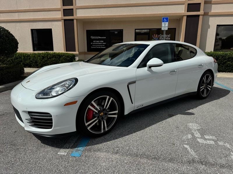 Porsche Panamera GTS 2015