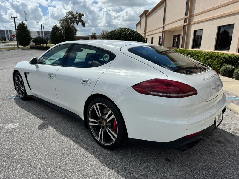 Porsche Panamera GTS 2015