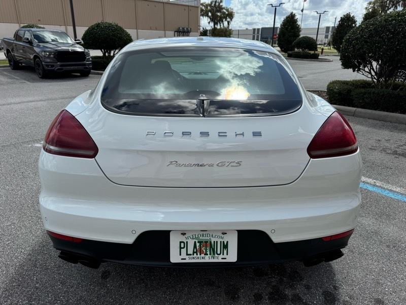 Porsche Panamera GTS 2015