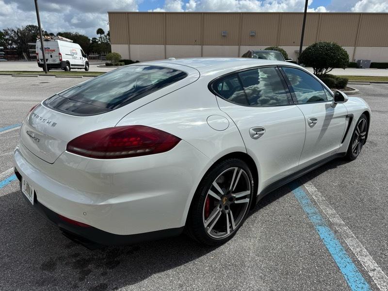 Porsche Panamera GTS 2015