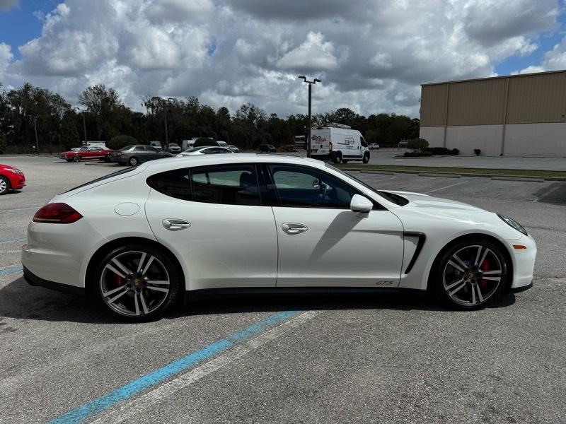 Porsche Panamera GTS 2015