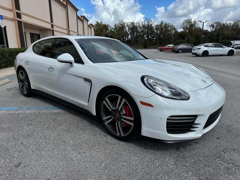 Porsche Panamera GTS 2015