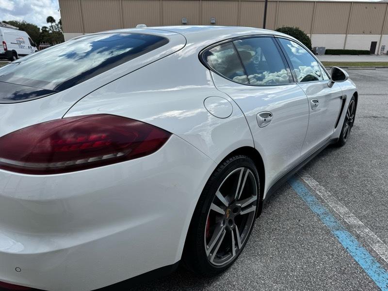 Porsche Panamera GTS 2015