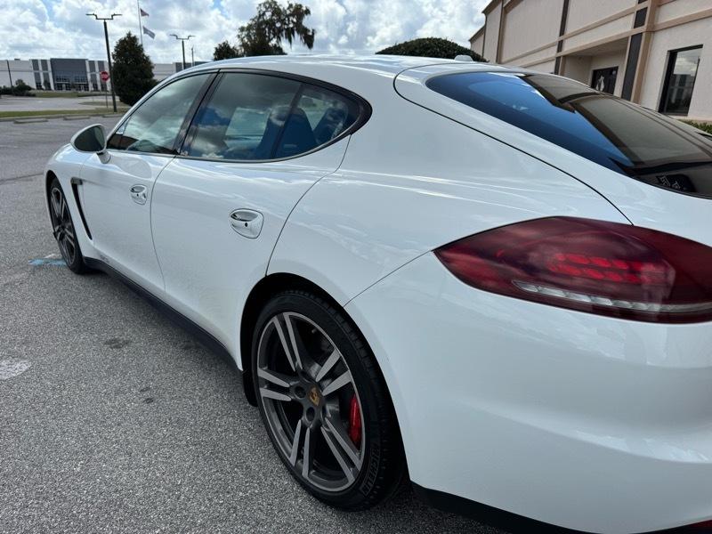 Porsche Panamera GTS 2015