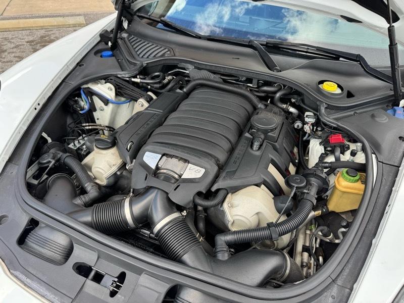 Porsche Panamera GTS 2015