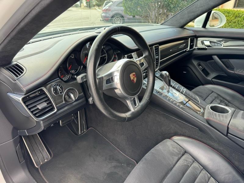 Porsche Panamera GTS 2015