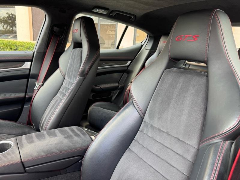 Porsche Panamera GTS 2015