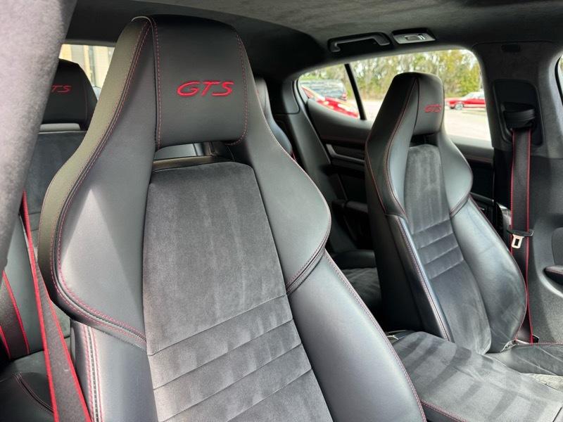 Porsche Panamera GTS 2015