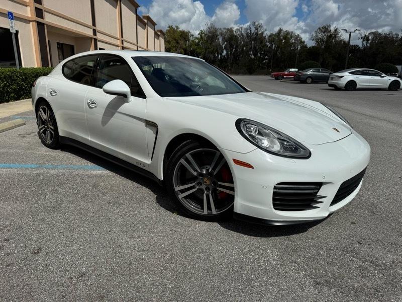 Porsche Panamera GTS 2015