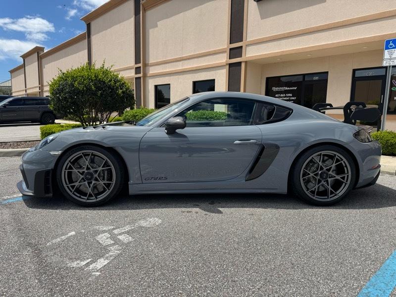 Porsche 718 Cayman GT4 RS 2023