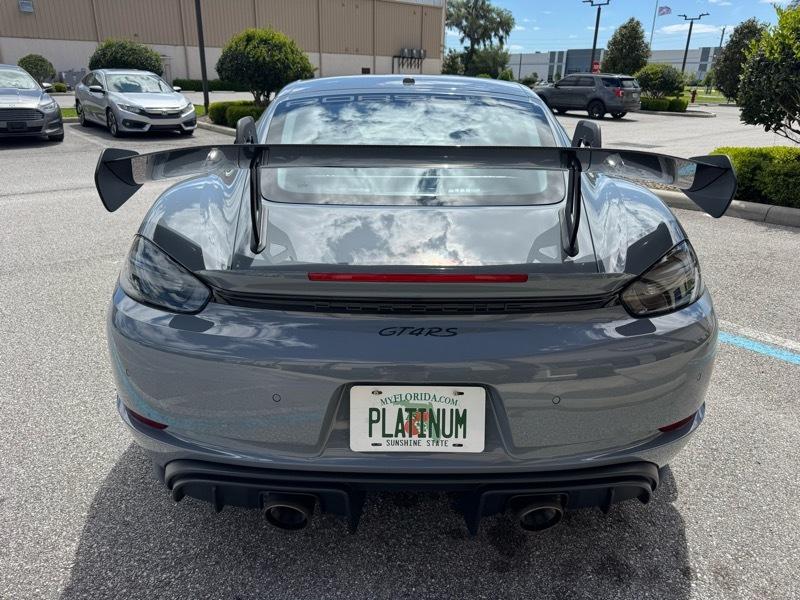Porsche 718 Cayman GT4 RS 2023