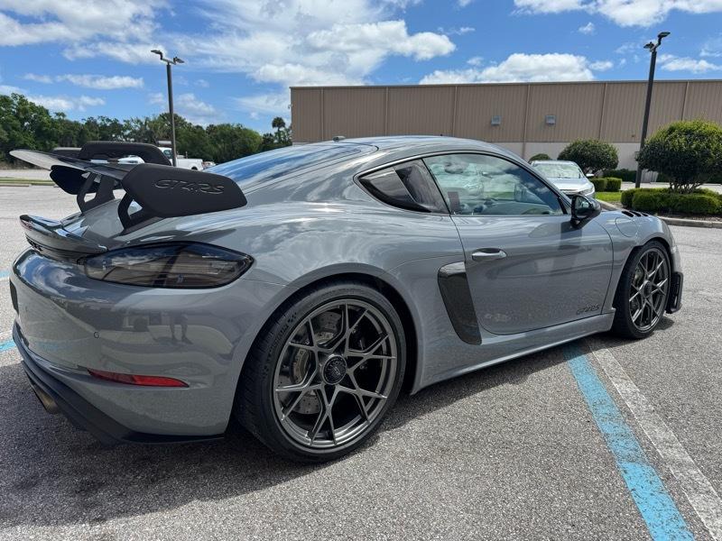 Porsche 718 Cayman GT4 RS 2023