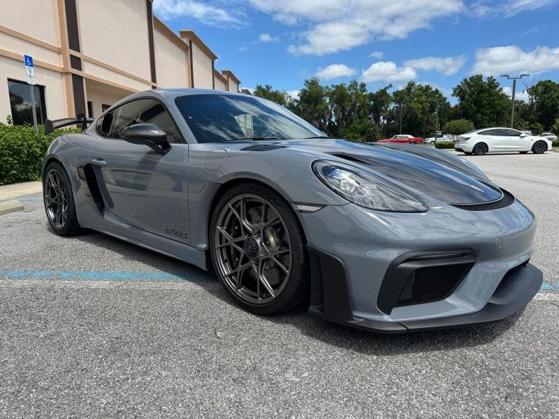 Porsche 718 Cayman GT4 RS 2023