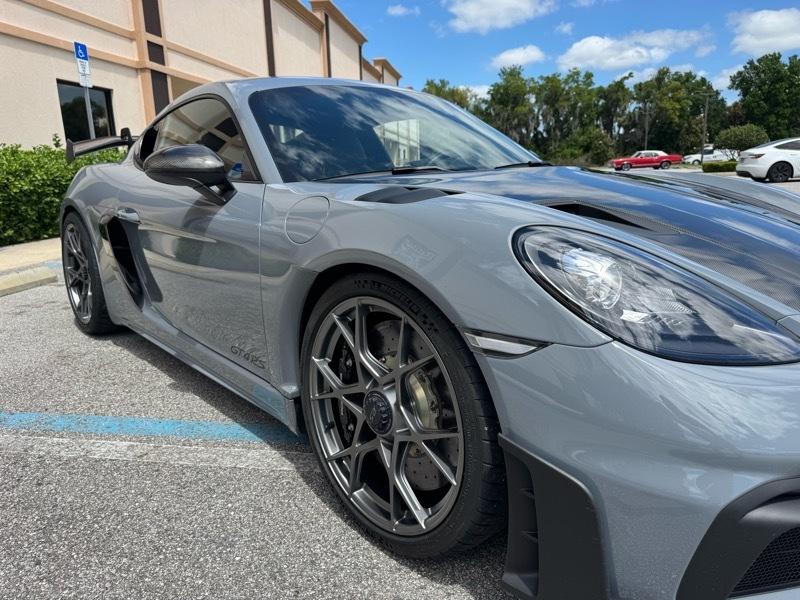 Porsche 718 Cayman GT4 RS 2023