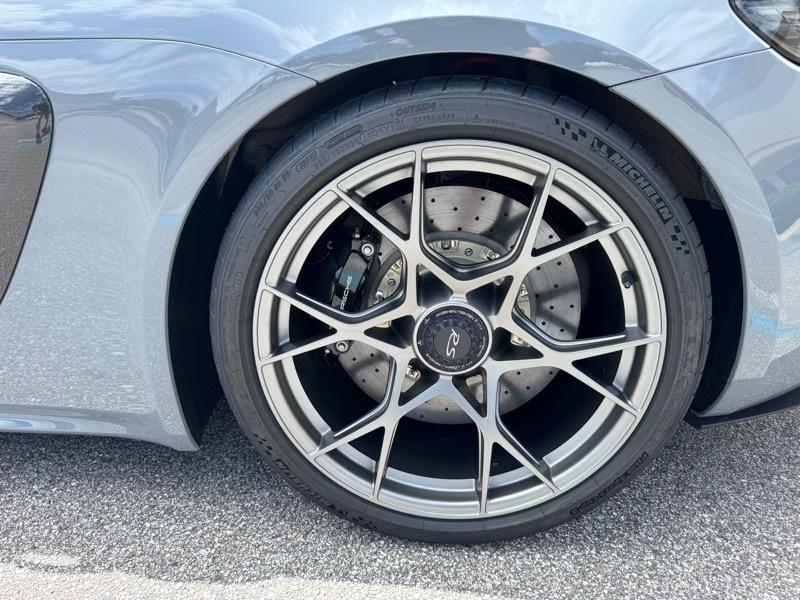 Porsche 718 Cayman GT4 RS 2023