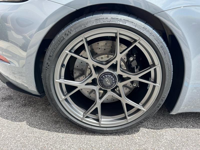 Porsche 718 Cayman GT4 RS 2023