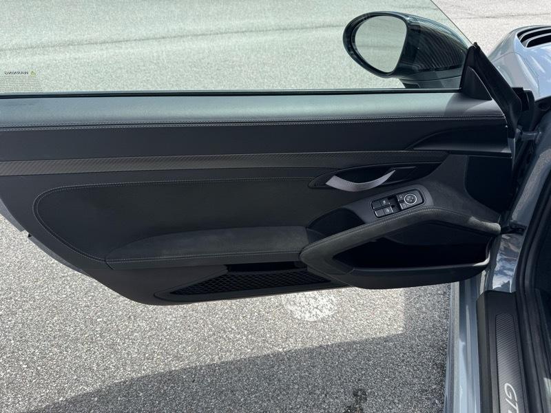 Porsche 718 Cayman GT4 RS 2023