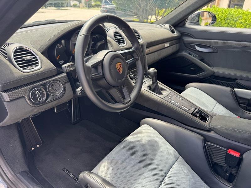 Porsche 718 Cayman GT4 RS 2023