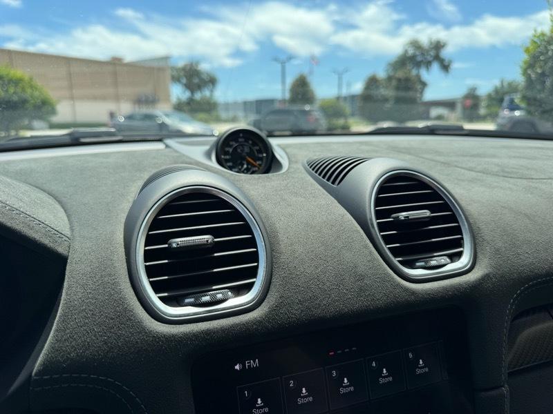 Porsche 718 Cayman GT4 RS 2023