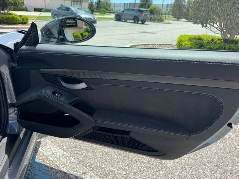 Porsche 718 Cayman GT4 RS 2023