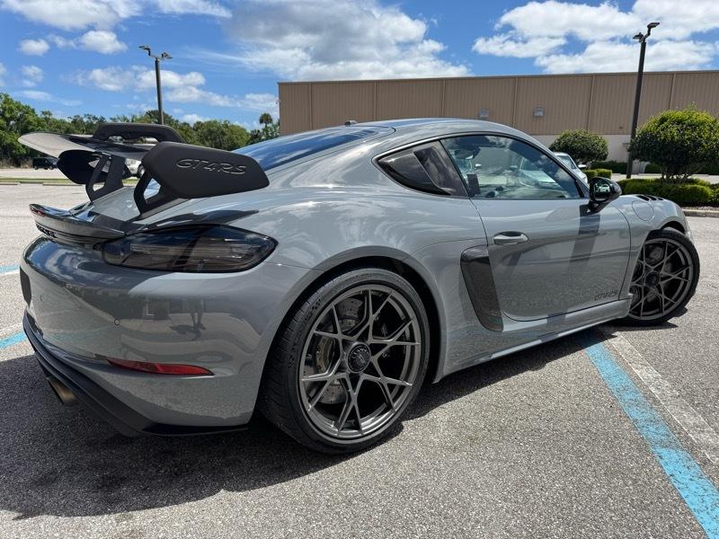 Porsche 718 Cayman GT4 RS 2023