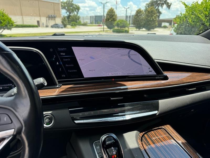 Cadillac Escalade Premium Luxury AWD 2021