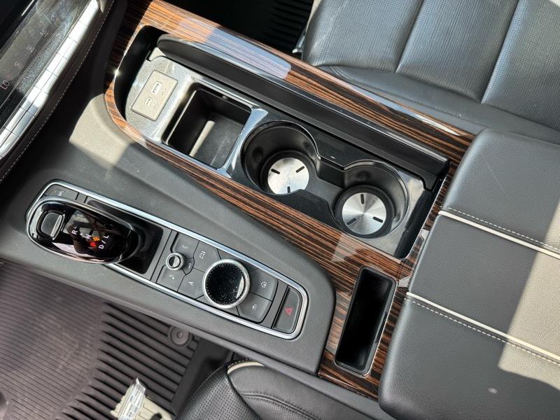 Cadillac Escalade Premium Luxury AWD 2021