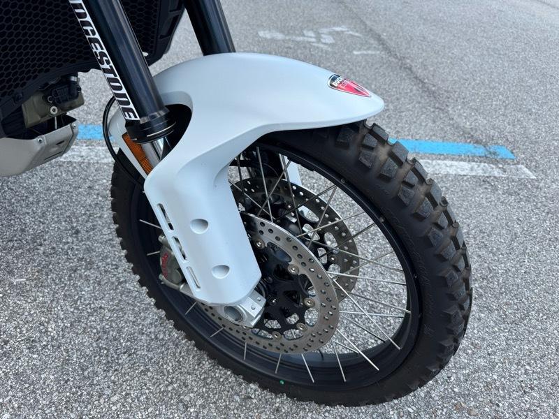 Ducati Desert X  2023