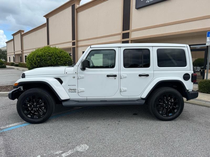 Jeep Wrangler Unlimited Sahara 4D SUV 4WD 2020