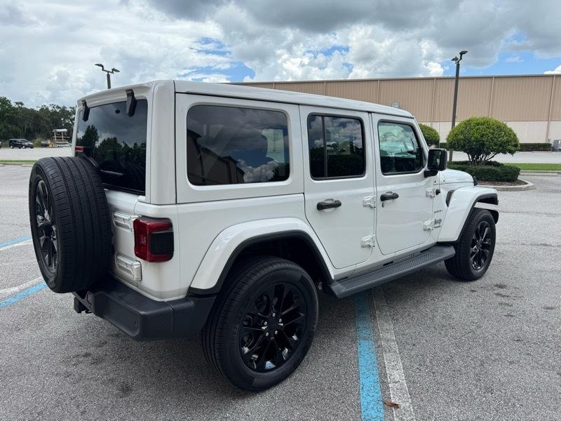 Jeep Wrangler Unlimited Sahara 4D SUV 4WD 2020