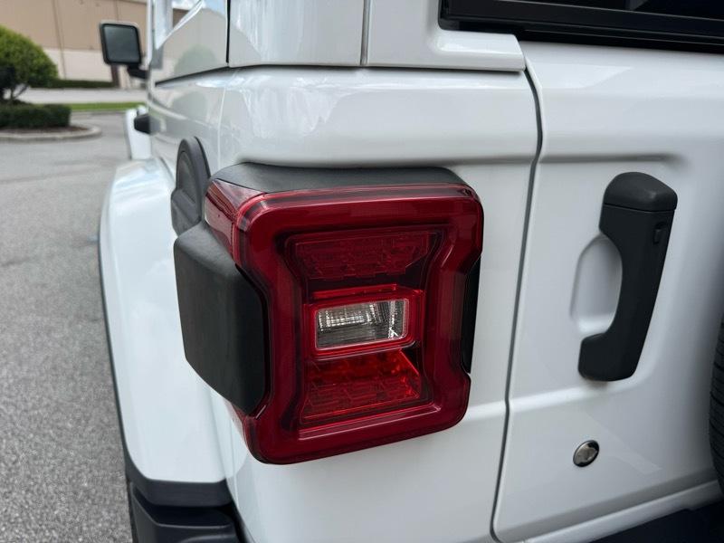 Jeep Wrangler Unlimited Sahara 4D SUV 4WD 2020