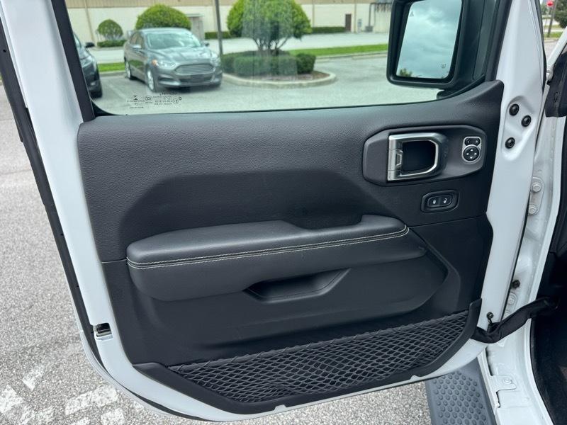 Jeep Wrangler Unlimited Sahara 4D SUV 4WD 2020