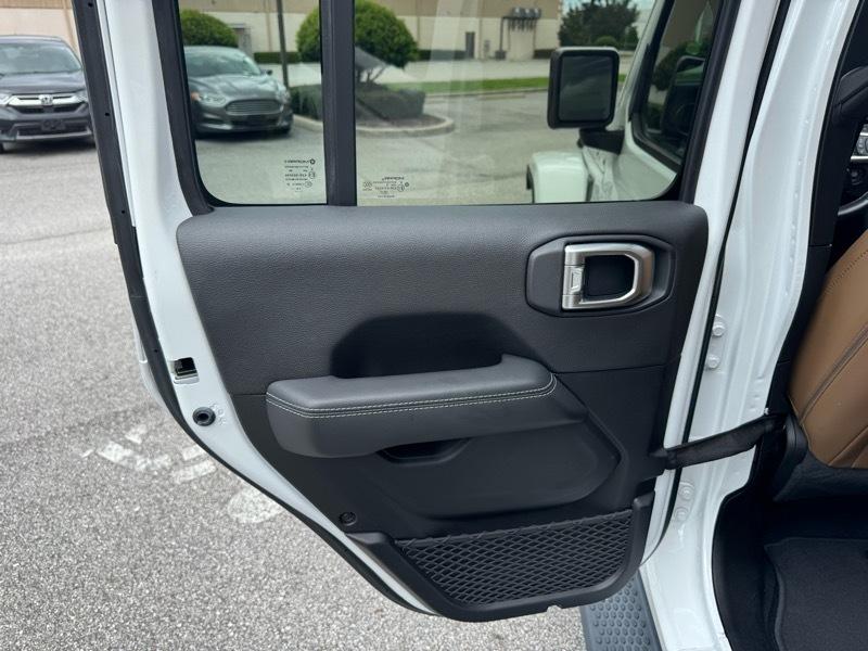 Jeep Wrangler Unlimited Sahara 4D SUV 4WD 2020