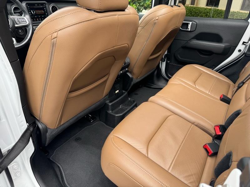 Jeep Wrangler Unlimited Sahara 4D SUV 4WD 2020