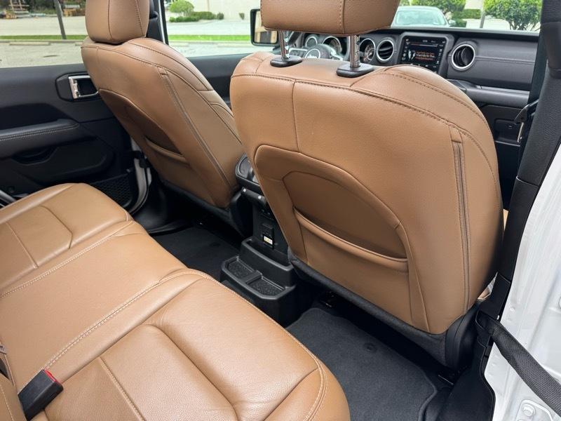 Jeep Wrangler Unlimited Sahara 4D SUV 4WD 2020