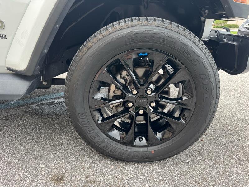 Jeep Wrangler Unlimited Sahara 4D SUV 4WD 2020